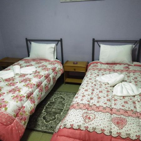 Pinguino Hostel Athén Kültér fotó