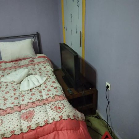Pinguino Hostel Athén Kültér fotó