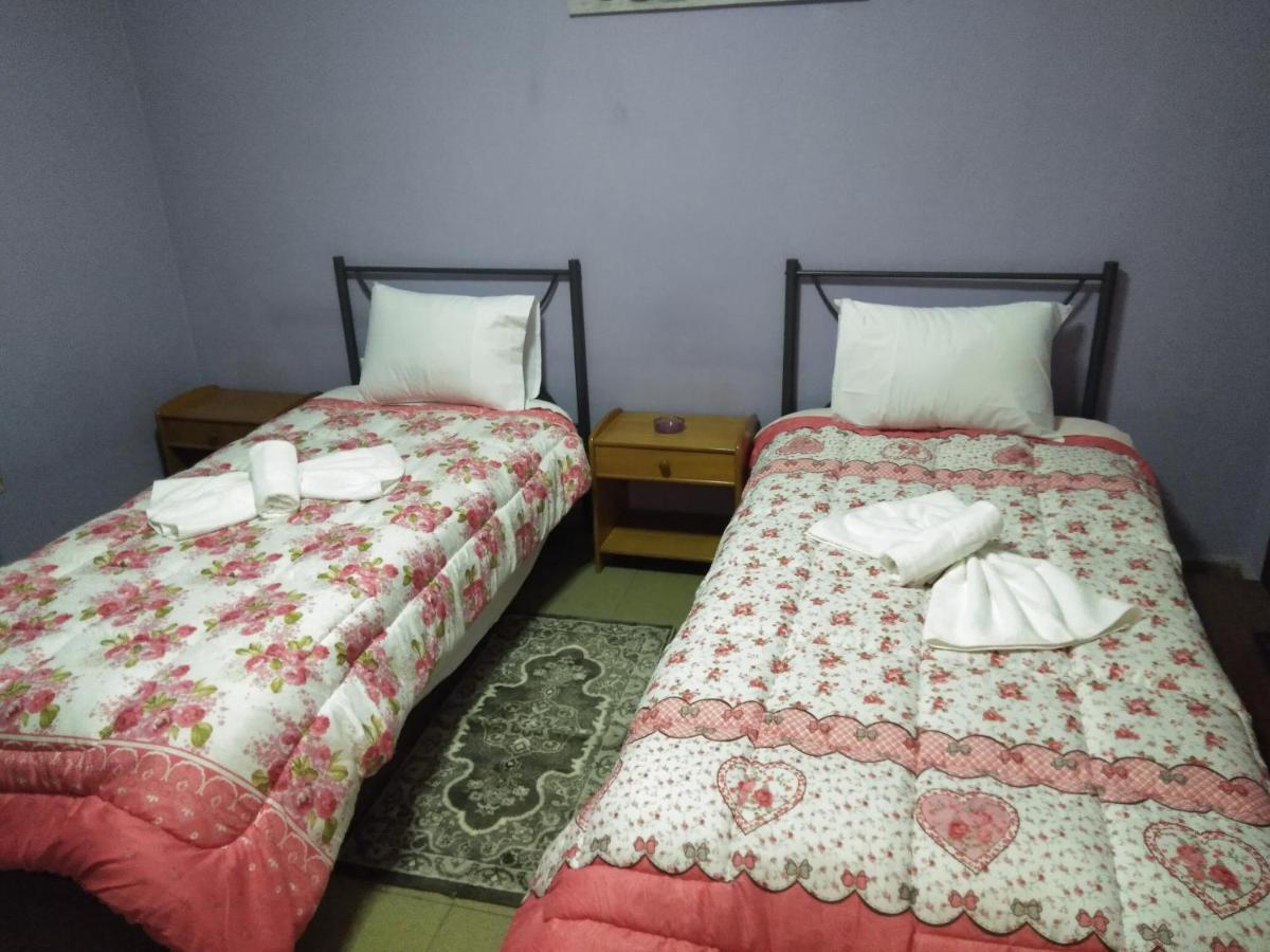 Pinguino Hostel Athén Kültér fotó